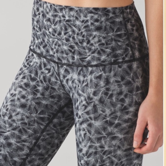 SOLD Lululemon wunder under Nulux pant